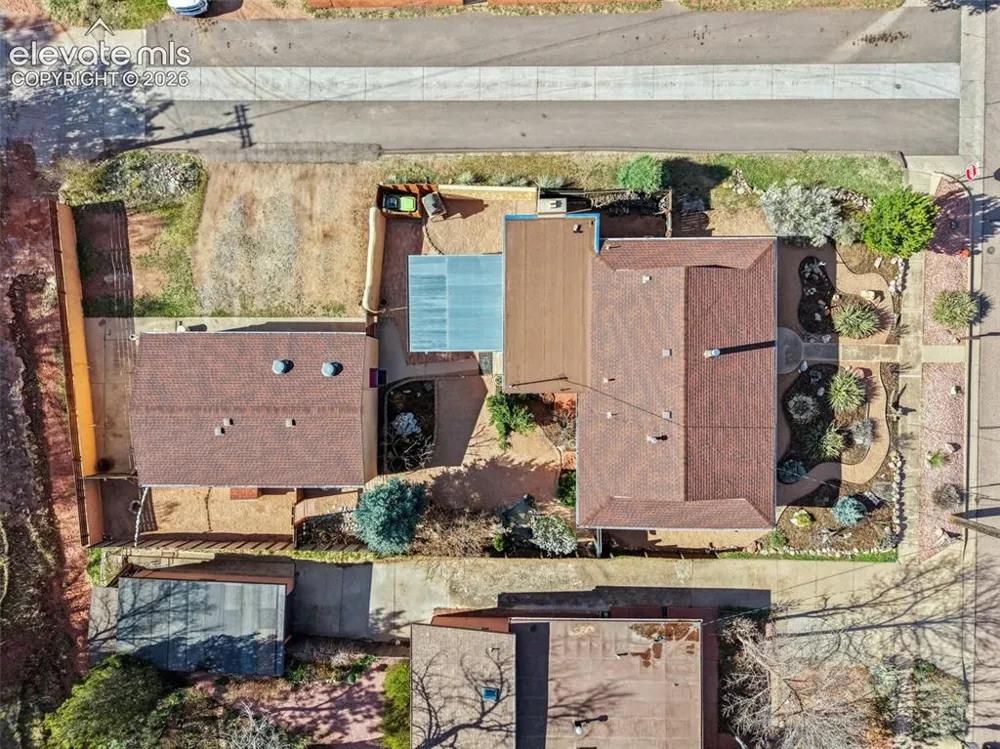 207 Beckers Lane Manitou Springs, CO 80829