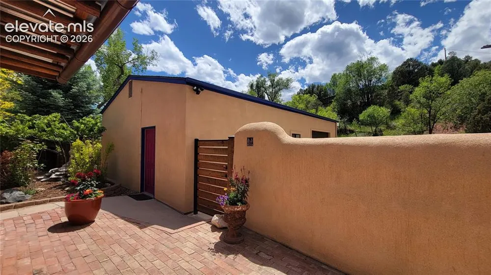 207 Beckers Lane Manitou Springs, CO 80829