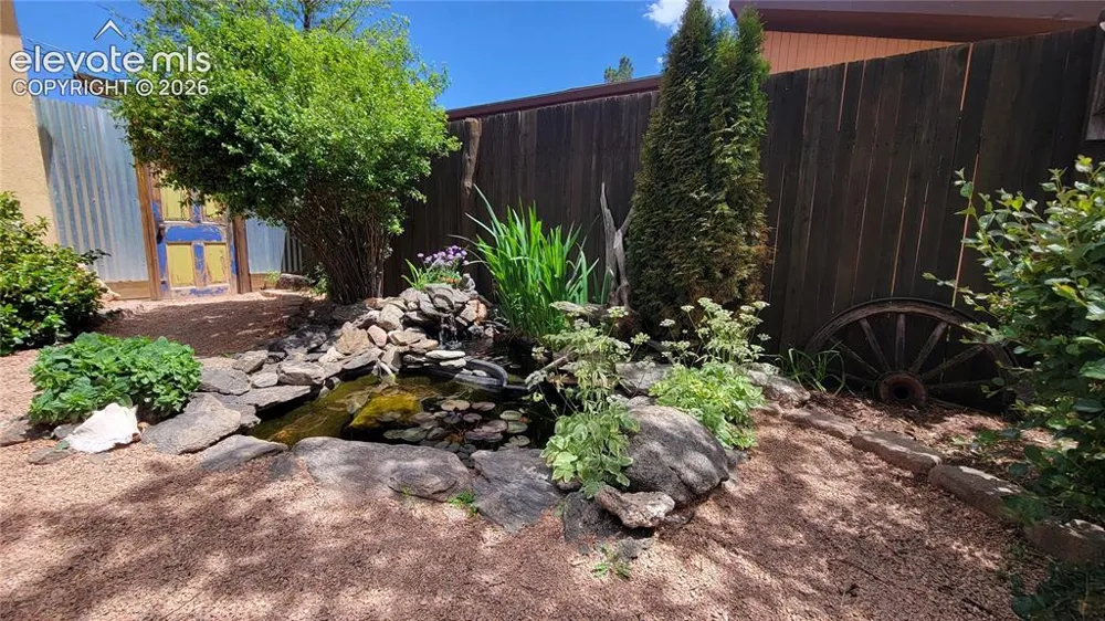 207 Beckers Lane Manitou Springs, CO 80829