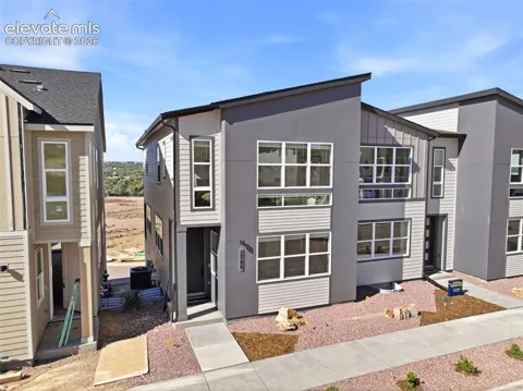 1764 Keystone Crest Lane