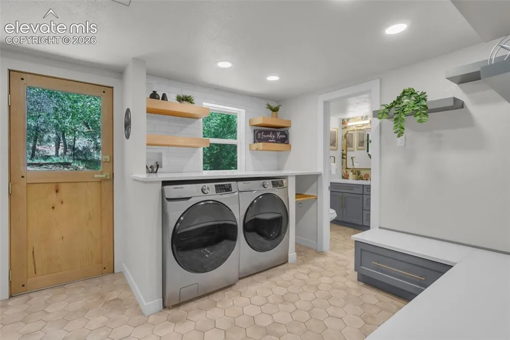 344 Plainview Place Manitou Springs, CO 80829