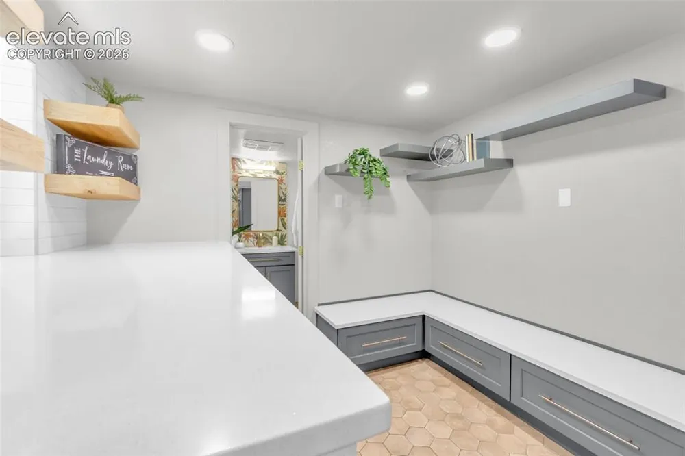 344 Plainview Place Manitou Springs, CO 80829