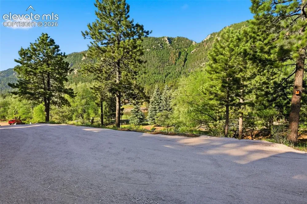 10420 El Paso Avenue Green Mountain Falls, CO 80819