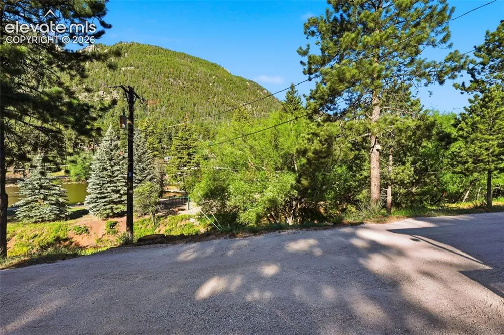 10420 El Paso Avenue Green Mountain Falls, CO 80819