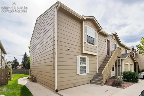 4975 Universal Heights