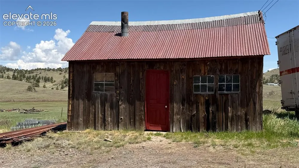 11105 County Road 102 Guffey, CO 80820