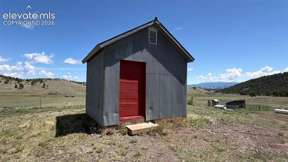 11105 County Road 102 Guffey, CO 80820