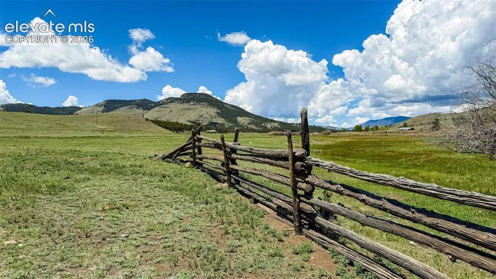 11105 County Road 102 Guffey, CO 80820