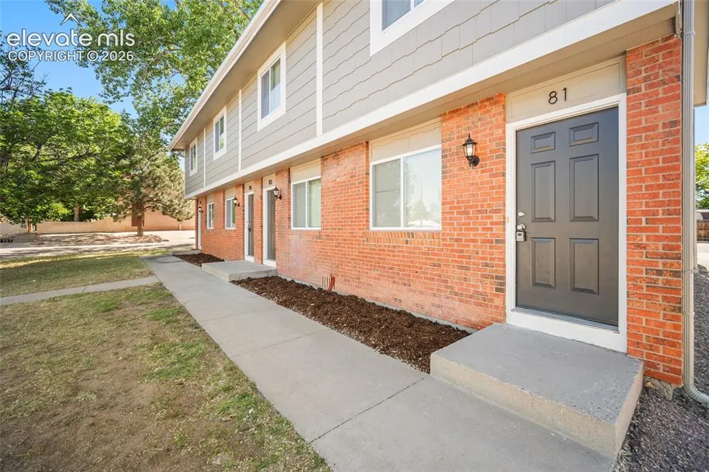 81 Castle Royal Drive #87 Pueblo, CO 81005