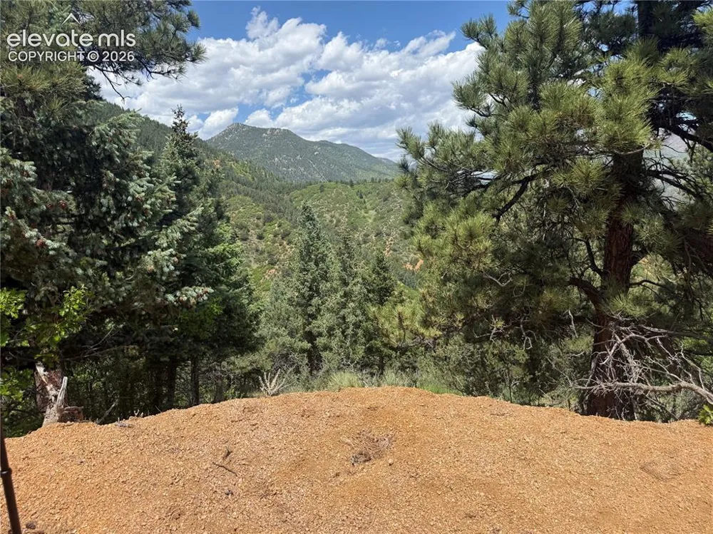 358 Sugarloaf Road Manitou Springs, CO 80829