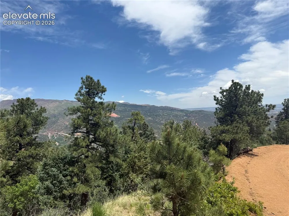 358 Sugarloaf Road Manitou Springs, CO 80829