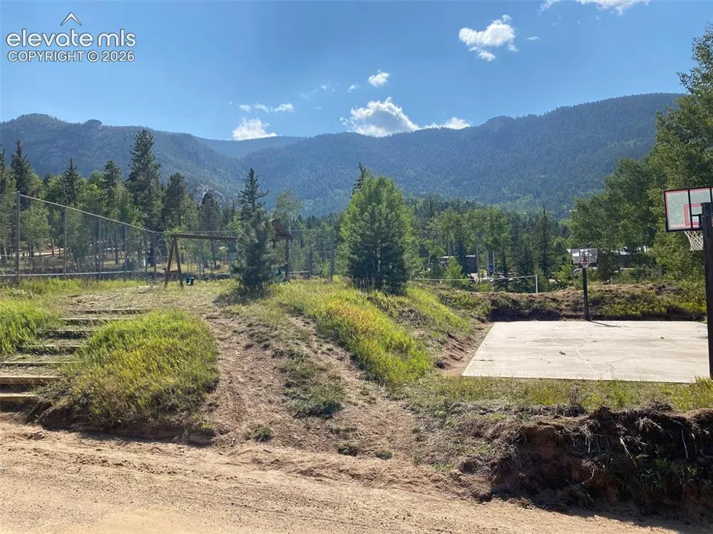 358 Sugarloaf Road Manitou Springs, CO 80829
