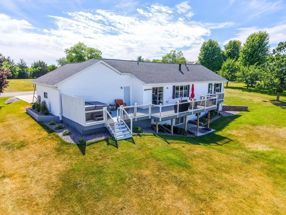 1090 Cedar Ridge Lane SW Oronoco, MN 55960