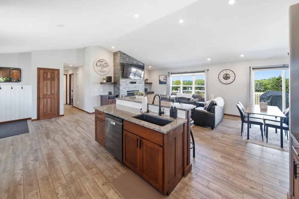 1090 Cedar Ridge Lane SW Oronoco, MN 55960