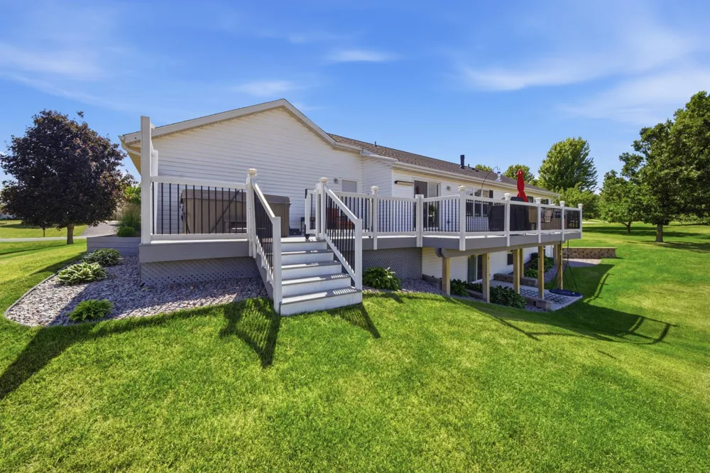 1090 Cedar Ridge Lane SW Oronoco, MN 55960