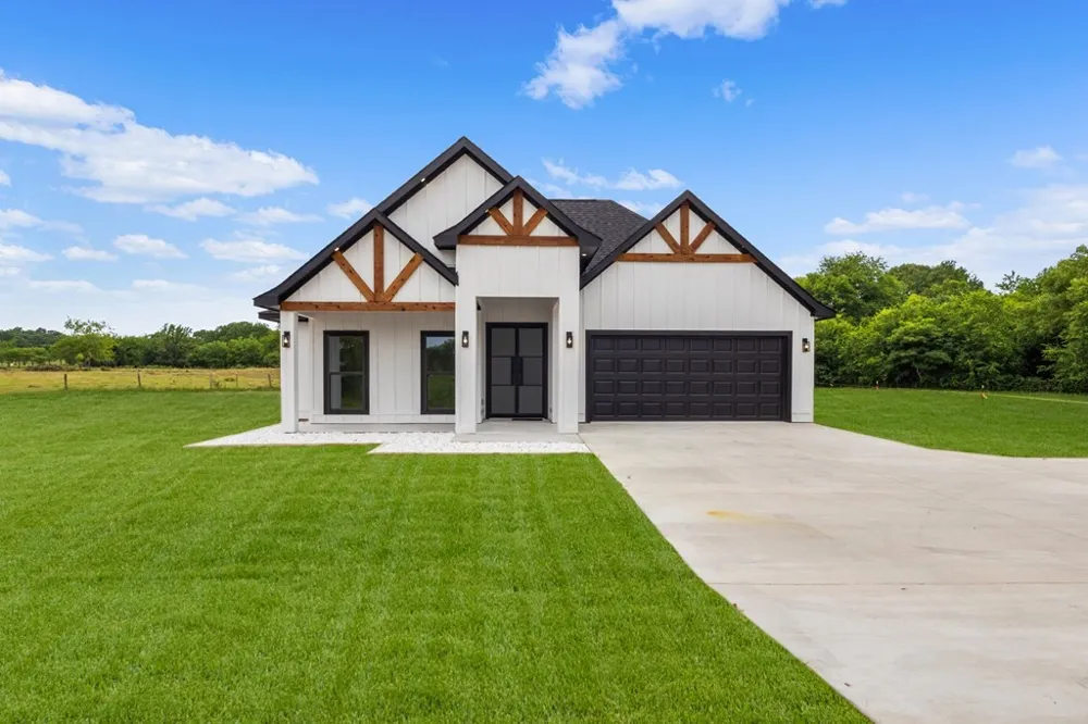 183 Private Road 8642 Canton, TX 75103