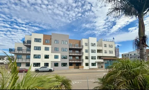 401 W Grand Avenue #413