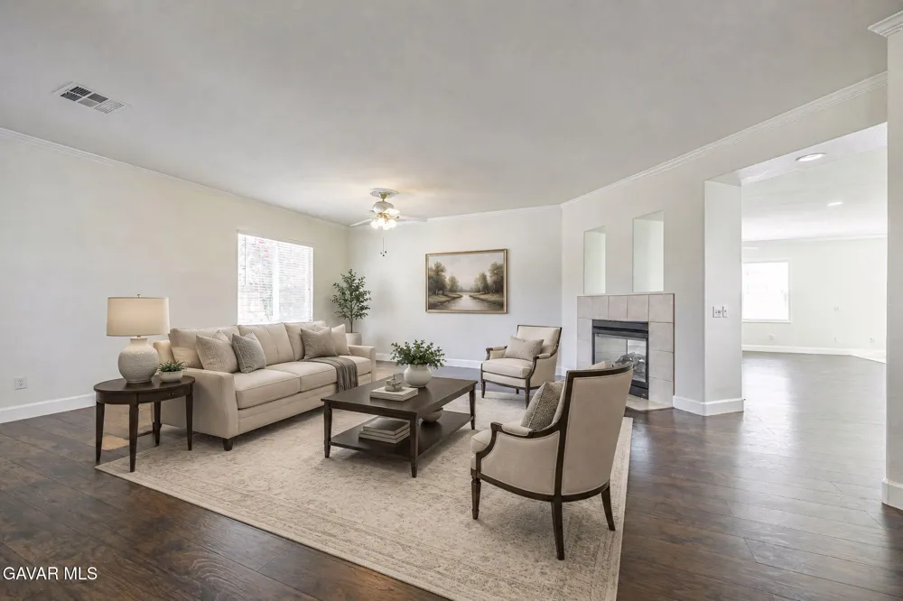 42327 W 42nd Street Quartz Hill, CA 93536