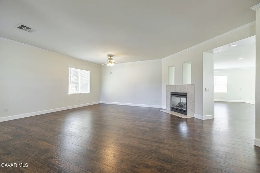42327 W 42nd Street Quartz Hill, CA 93536