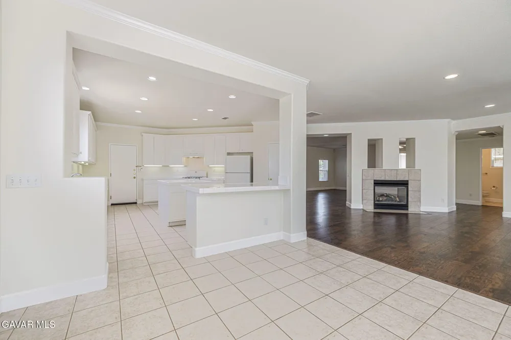 42327 W 42nd Street Quartz Hill, CA 93536