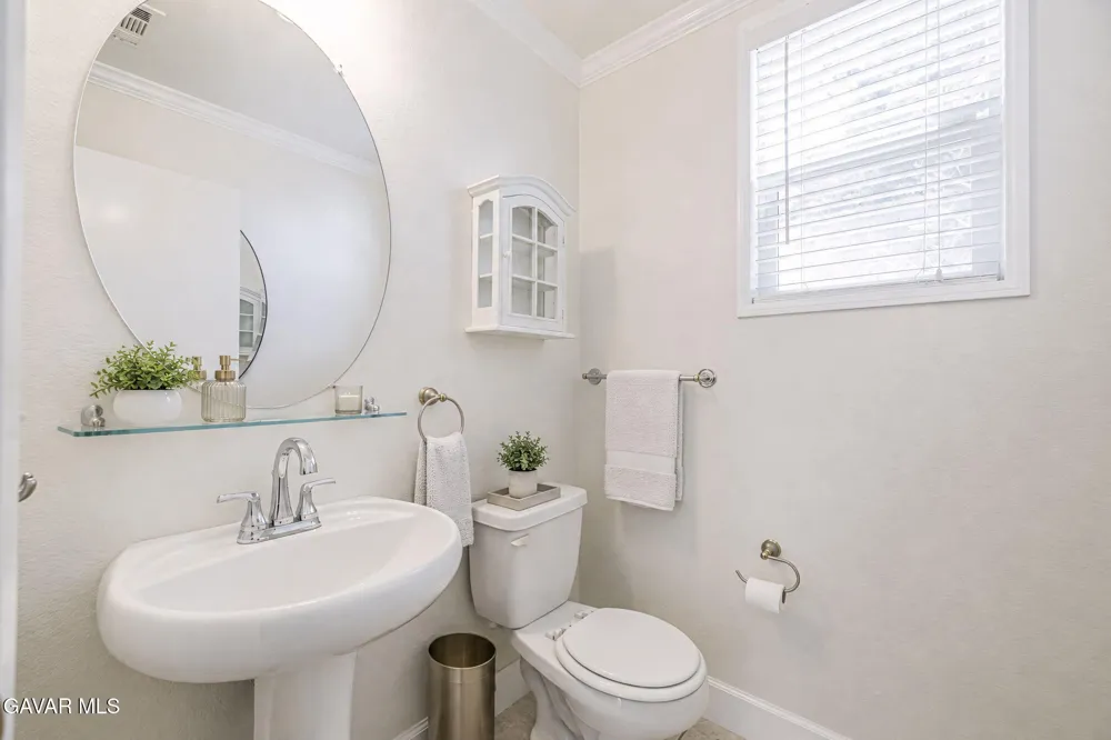 42327 W 42nd Street Quartz Hill, CA 93536