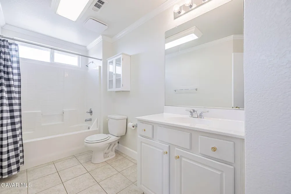 42327 W 42nd Street Quartz Hill, CA 93536