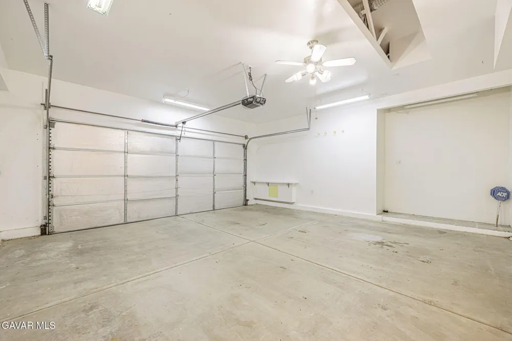42327 W 42nd Street Quartz Hill, CA 93536