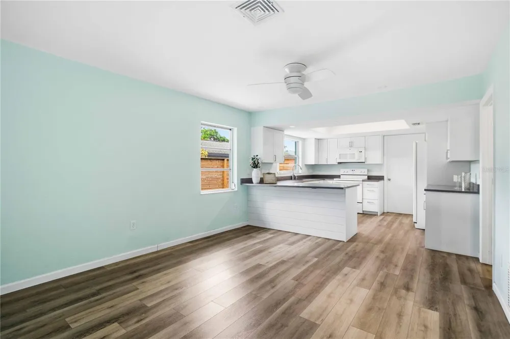 3629 EGERTON CIRCLE Sarasota, FL 34233