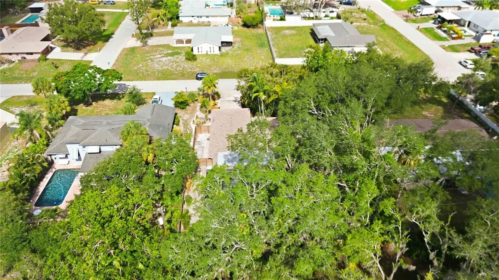3629 EGERTON CIRCLE Sarasota, FL 34233
