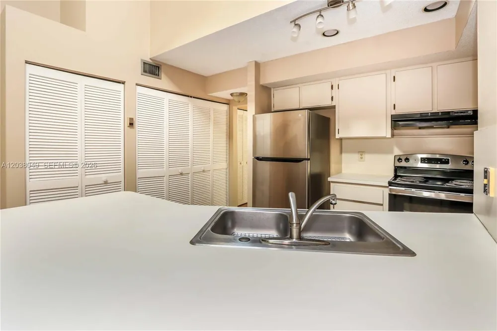 444 SE 14th St Dania Beach, FL 33004