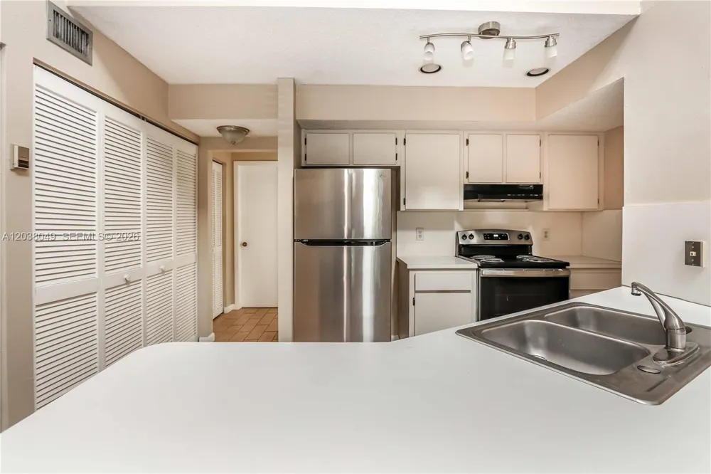 444 SE 14th St Dania Beach, FL 33004