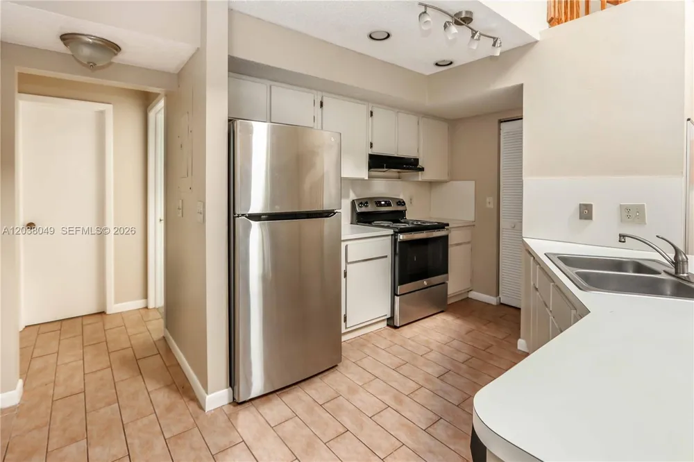 444 SE 14th St Dania Beach, FL 33004