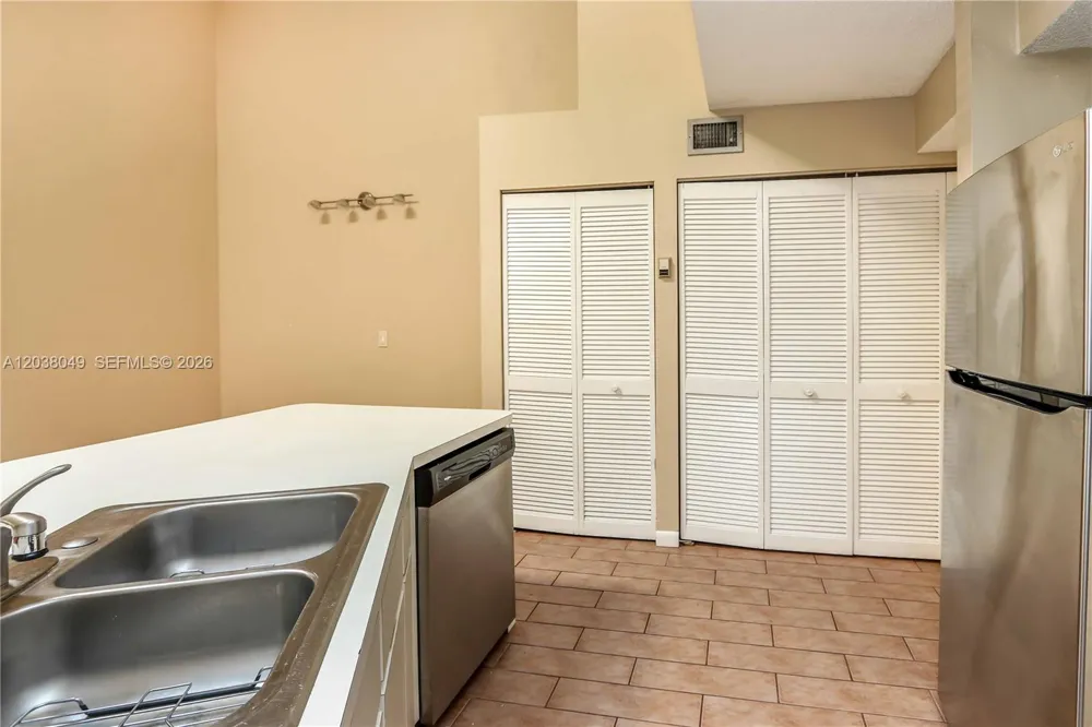 444 SE 14th St Dania Beach, FL 33004