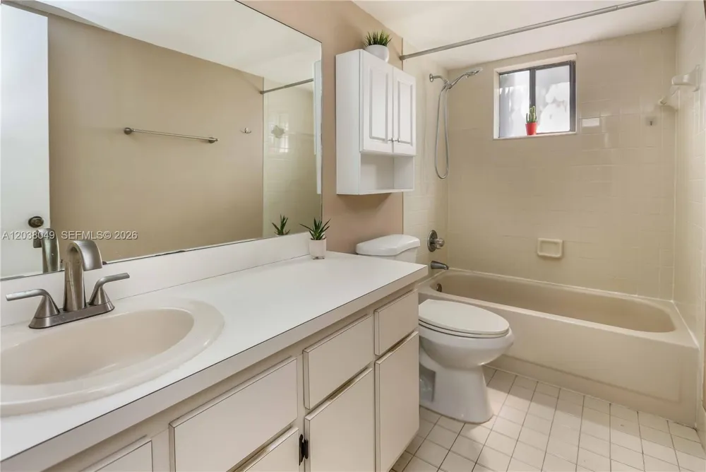 444 SE 14th St Dania Beach, FL 33004