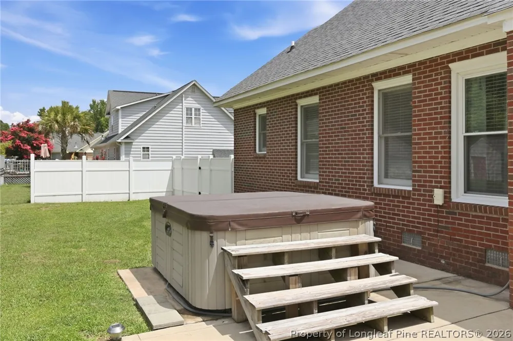 5829 Finish Line Drive Hope Mills, NC 28348