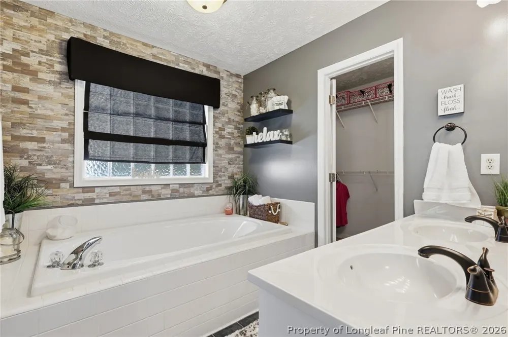 5829 Finish Line Drive Hope Mills, NC 28348
