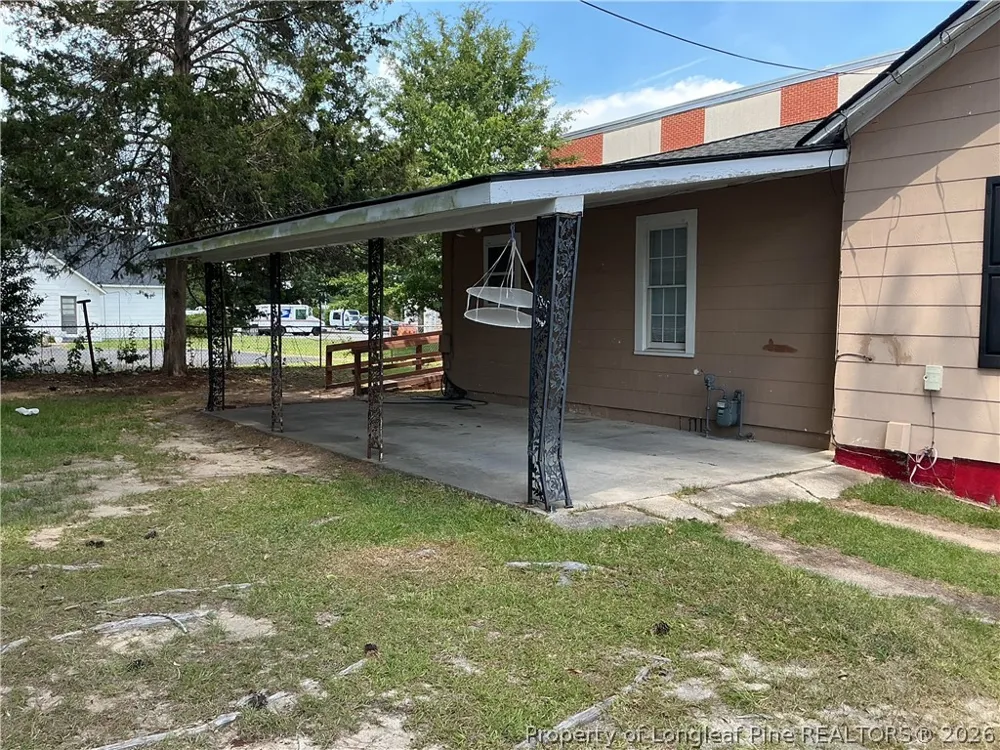 120 W Elwood Avenue Raeford, NC 28376