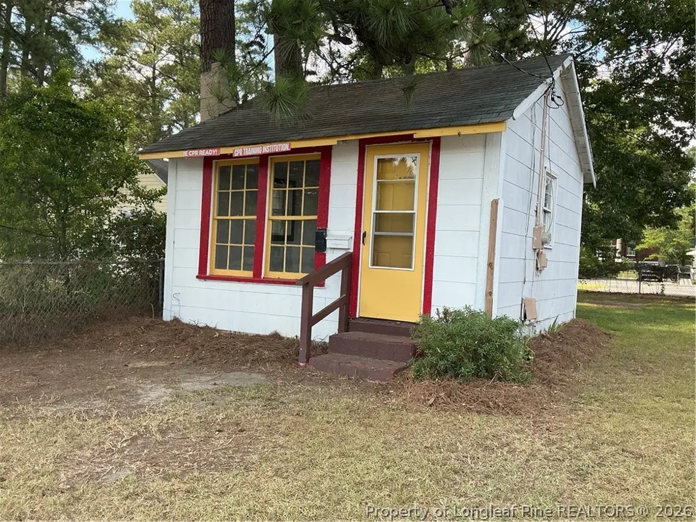 120 W Elwood Avenue Raeford, NC 28376