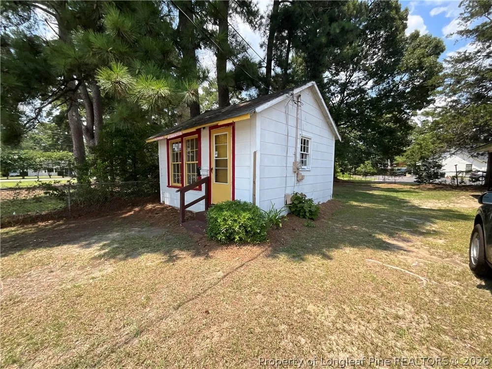 120 W Elwood Avenue Raeford, NC 28376