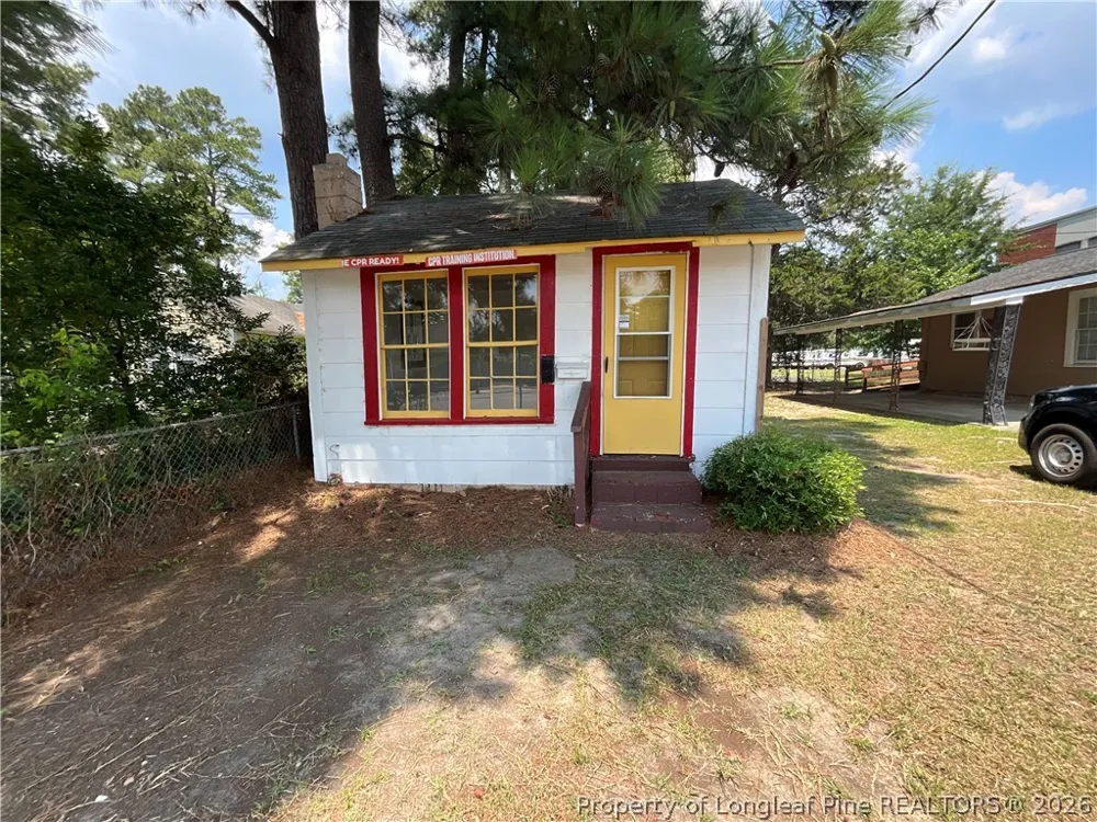 120 W Elwood Avenue Raeford, NC 28376