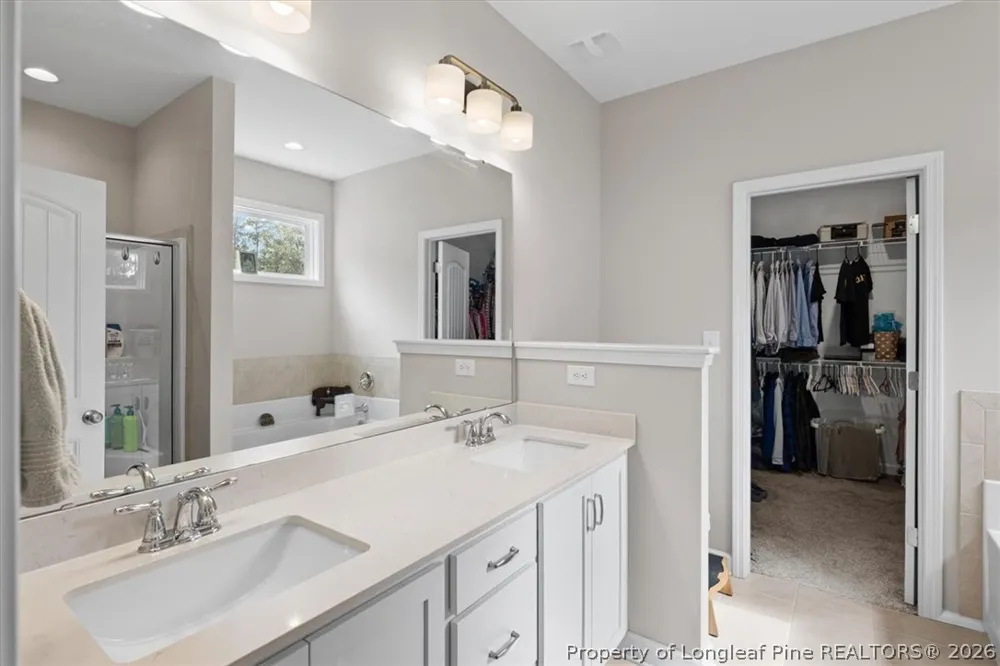6932 Running Fox Road Hope Mills, NC 28348
