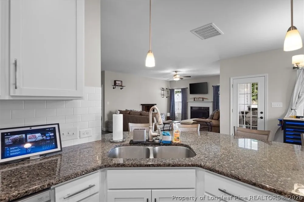 6932 Running Fox Road Hope Mills, NC 28348
