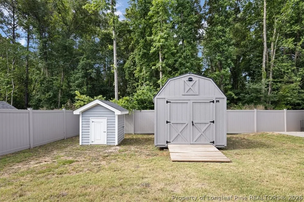 6932 Running Fox Road Hope Mills, NC 28348