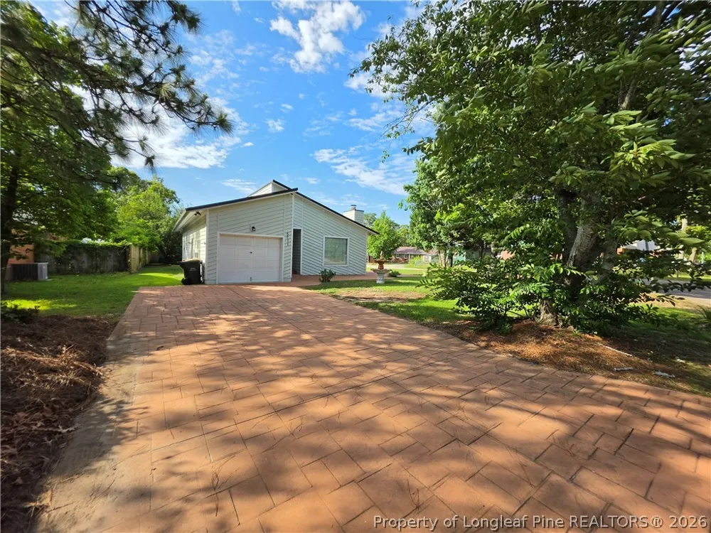 5711 Sagamore Road Hope Mills, NC 28348