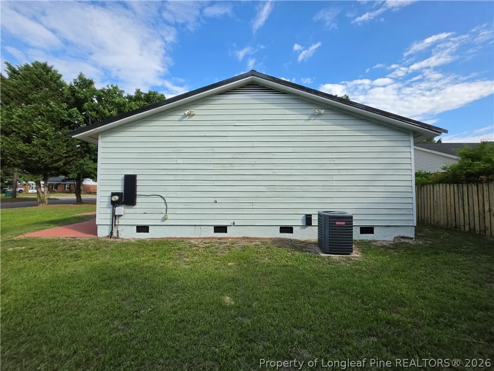 5711 Sagamore Road Hope Mills, NC 28348