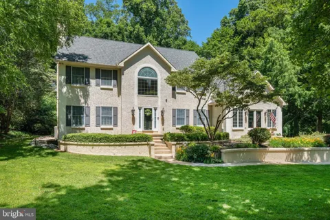 22 STONEBRIDGE DRIVE