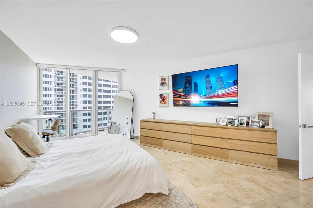 19333 Collins Ave #709 Sunny Isles Beach, FL 33160