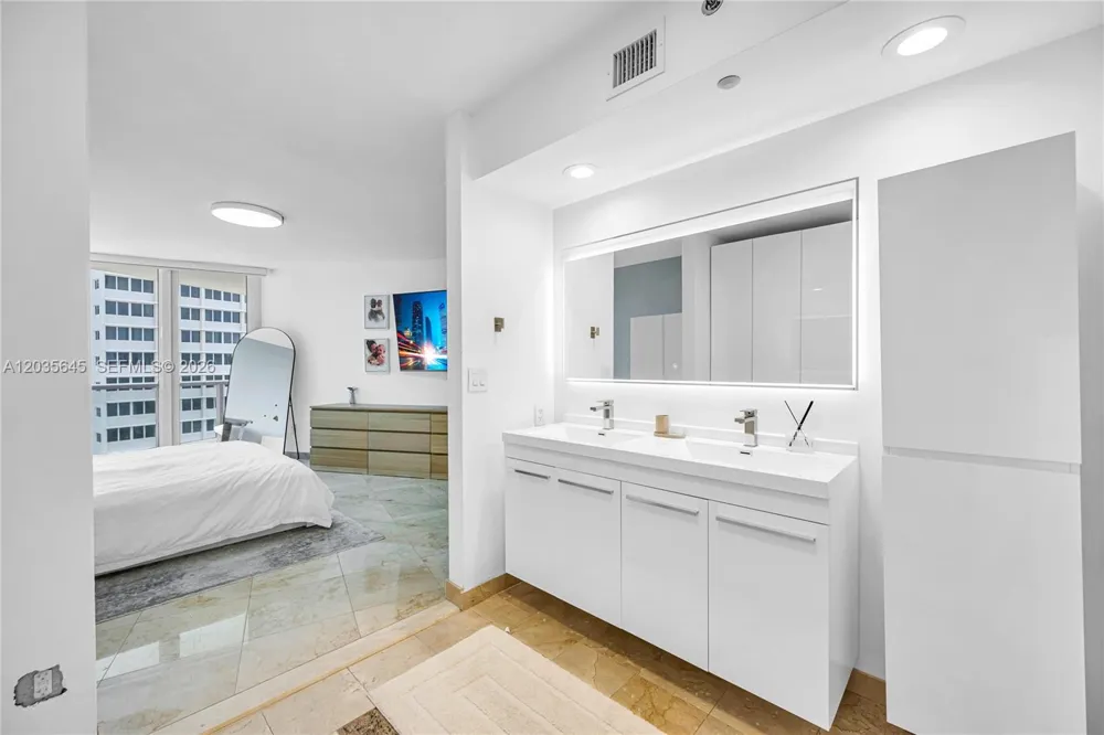 19333 Collins Ave #709 Sunny Isles Beach, FL 33160