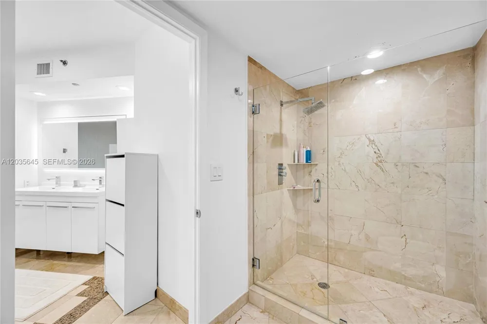 19333 Collins Ave #709 Sunny Isles Beach, FL 33160