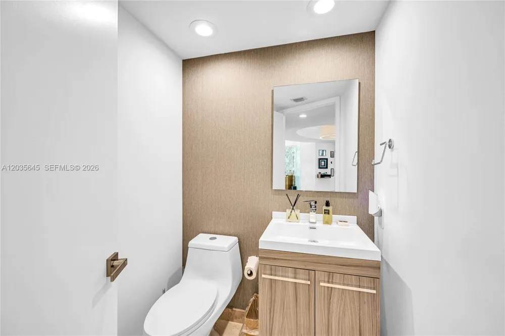 19333 Collins Ave #709 Sunny Isles Beach, FL 33160